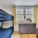 Large Home In Community W/Pools&Skiing