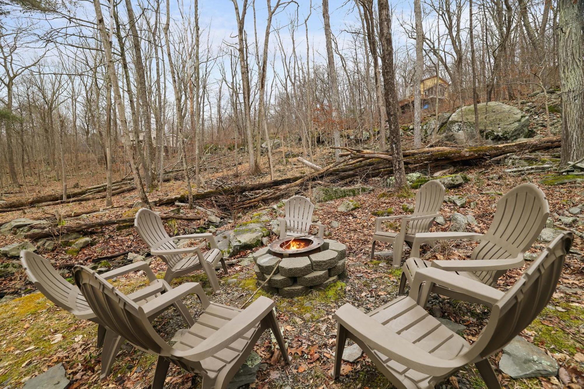 Large In Community W/pools&skiing