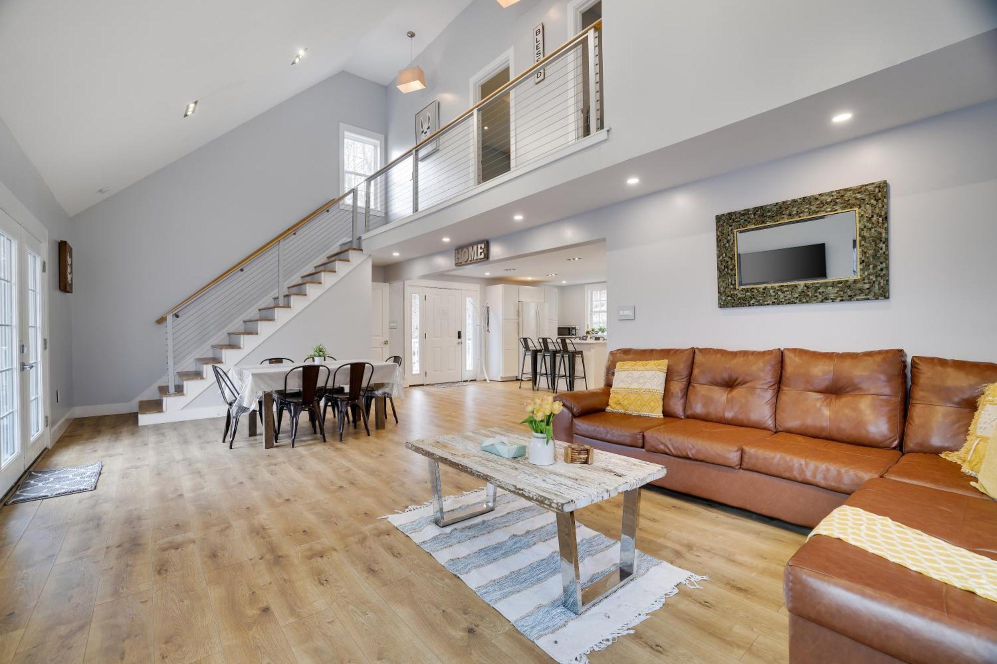 Large In Community W/pools&skiing *